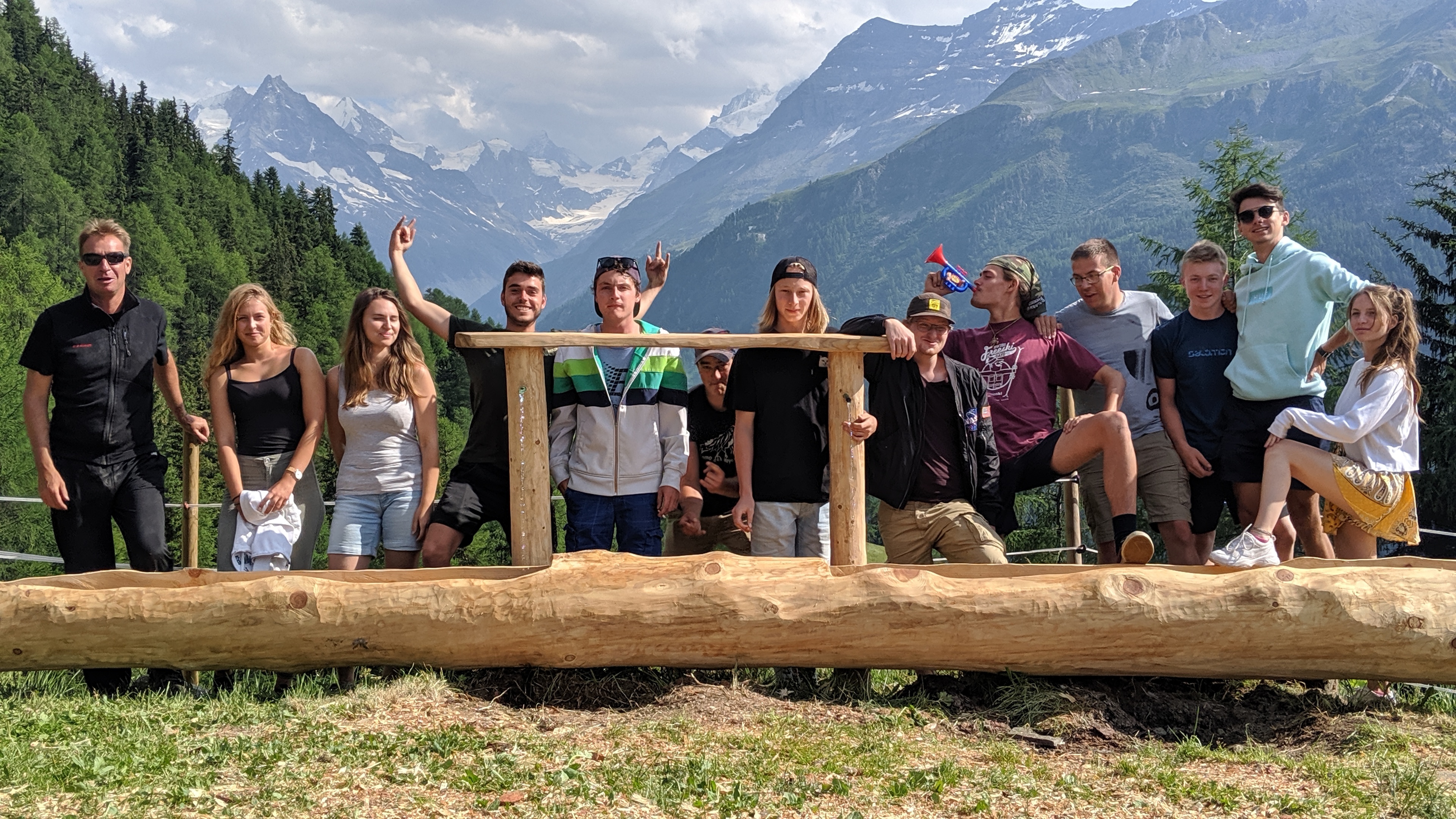 00000IMG_00000_BURST20190706172252081_COVER