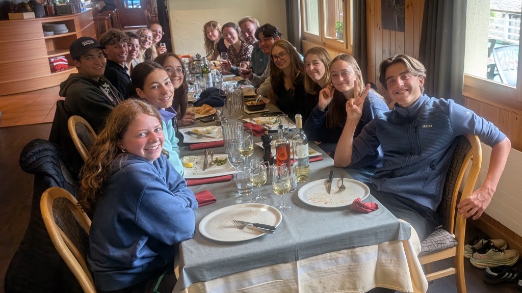 Le souper des monos, et l&rsquo;album&nbsp;2025